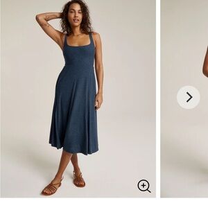Beyond Yoga Featherweight At The Ready Square Neck Dress Size Small in Navy